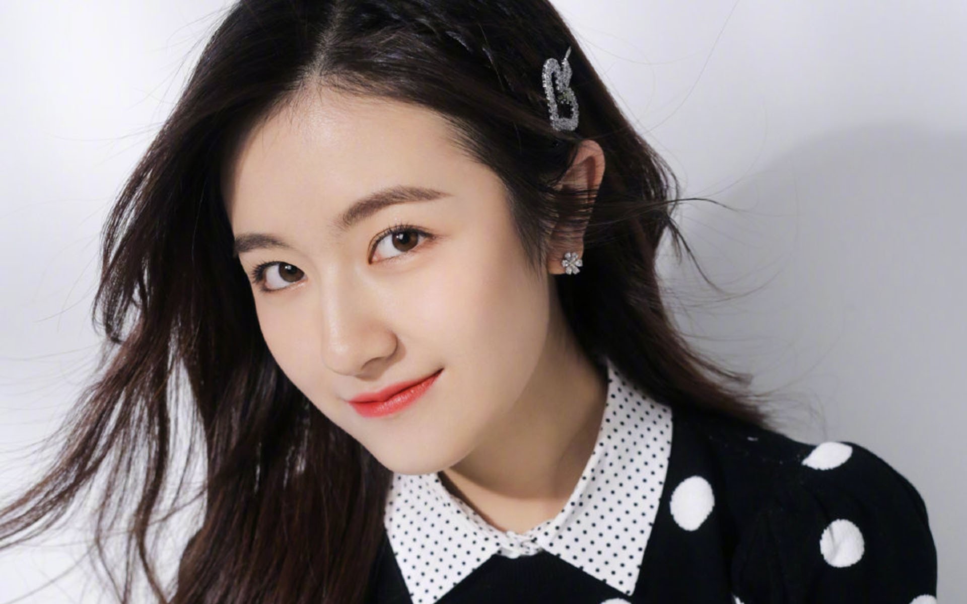 爱游戏app下载-从落后到逆转：冠军争夺激烈对战瞬间，从落后到反超激励