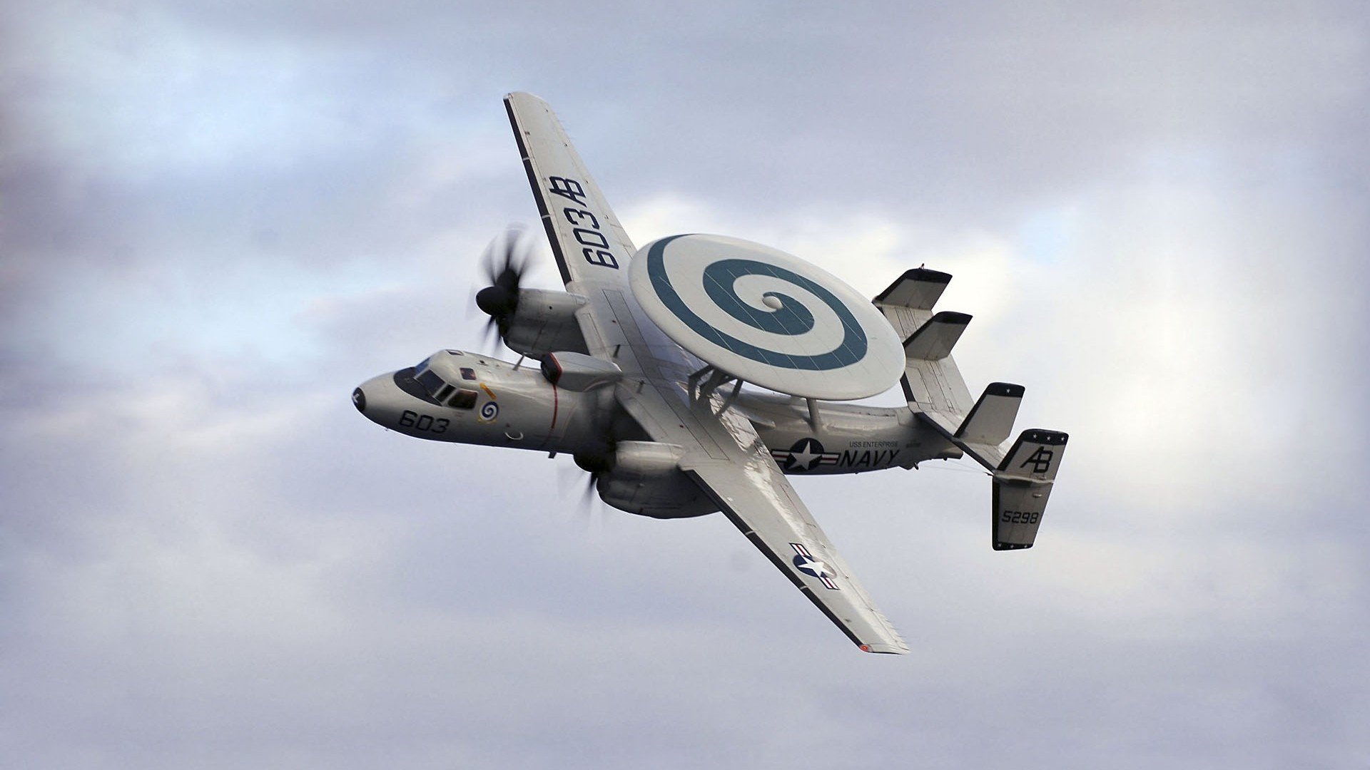 场上顽强作战,奋勇争胜彰显团队精神,场上顽强作战,奋勇争胜彰显团队精神