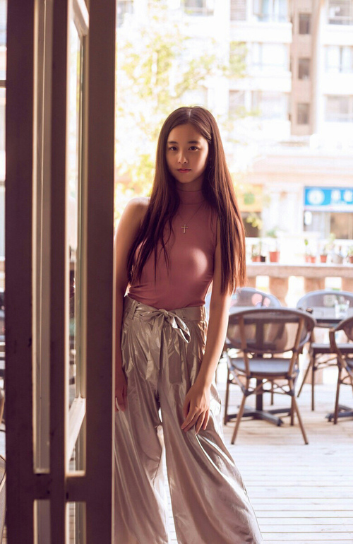 爱游戏下载-纳斯尔领衔里昂，迎战南特展开激烈角逐，里昂纳尔 里奇